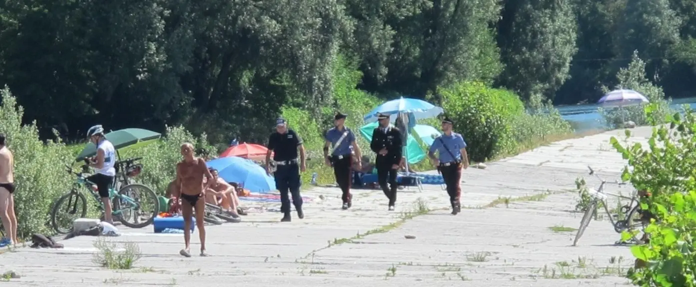 Fiume e morte, controlli sulle sponde dell’Adda: “Purtroppo i divieti non bastano”